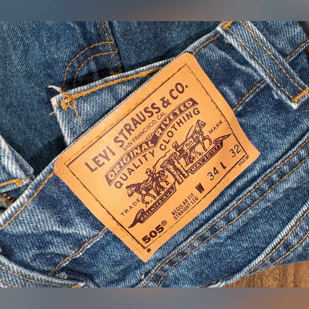 VINTAGE** Levi's Classic Straight Blue Jeans 34x32
MADE IN USA** - Picture 9 of 16